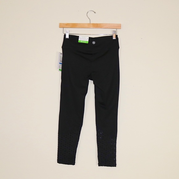 Gaiam Cora High-Waisted Laser-Cut Black Capri Leggings - Picture 4 of 10